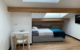 L Isle Jourdain Bel appartement climatisé proximité du centre